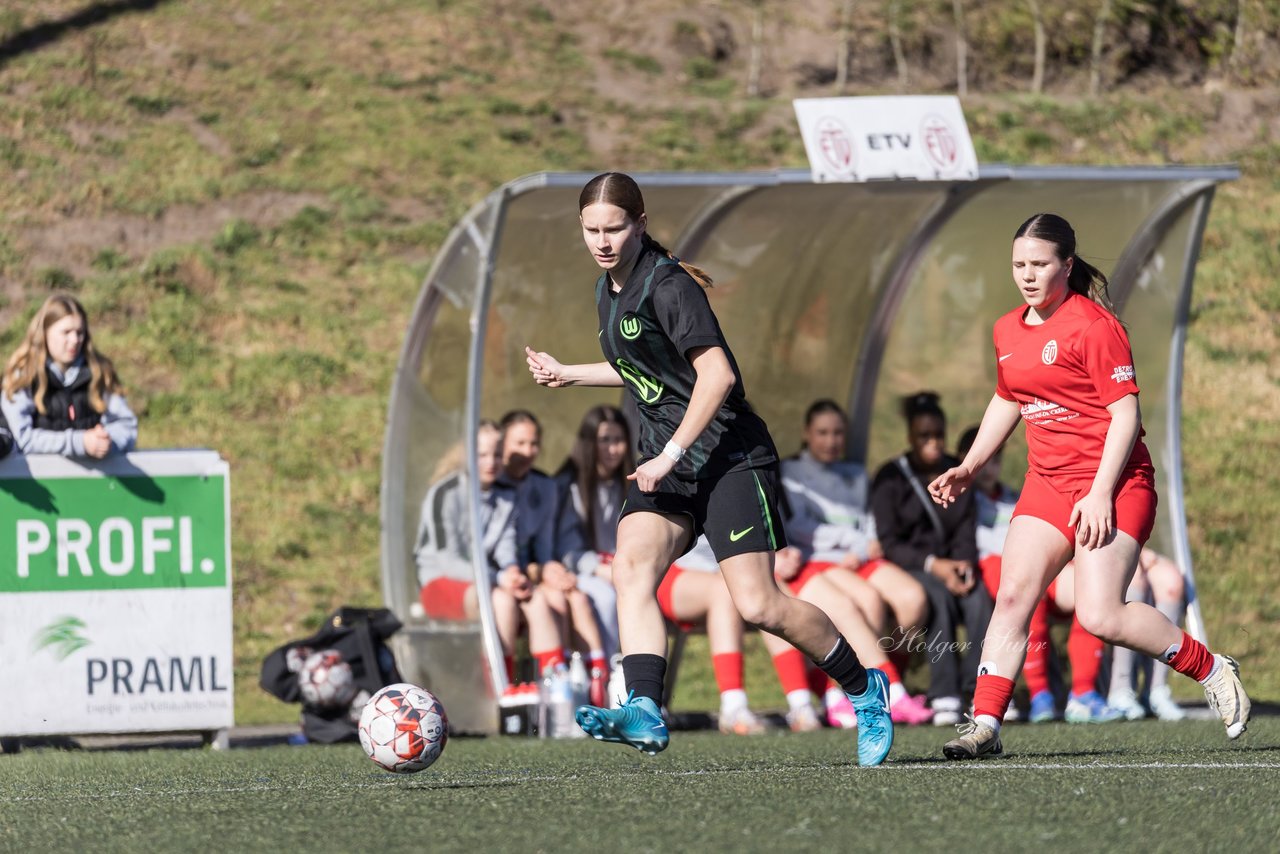 Bild 88 - wBJ Eimsbuettler TV - VfL Wolfsburg : Ergebnis: 1:3